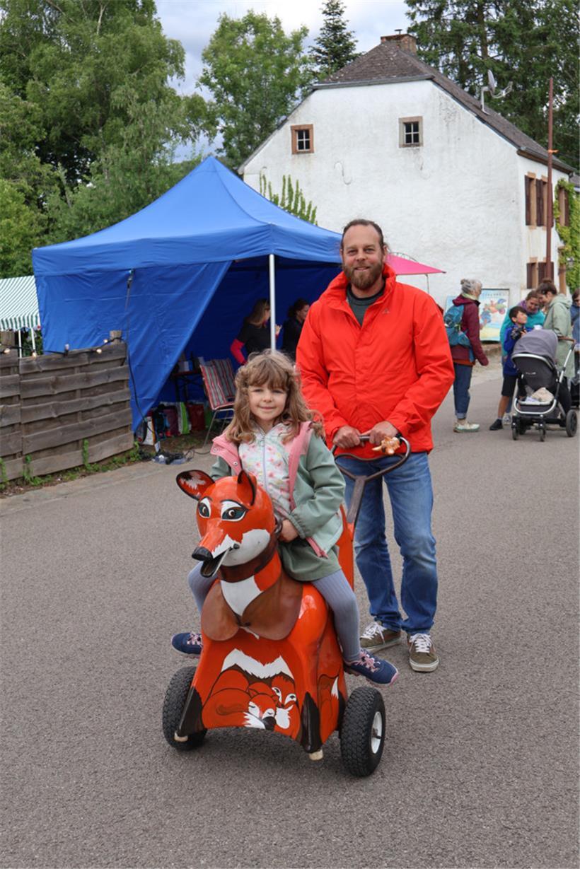 Anstatt Karussell-Pferde gab es in Tadler frei fahrende Tiere