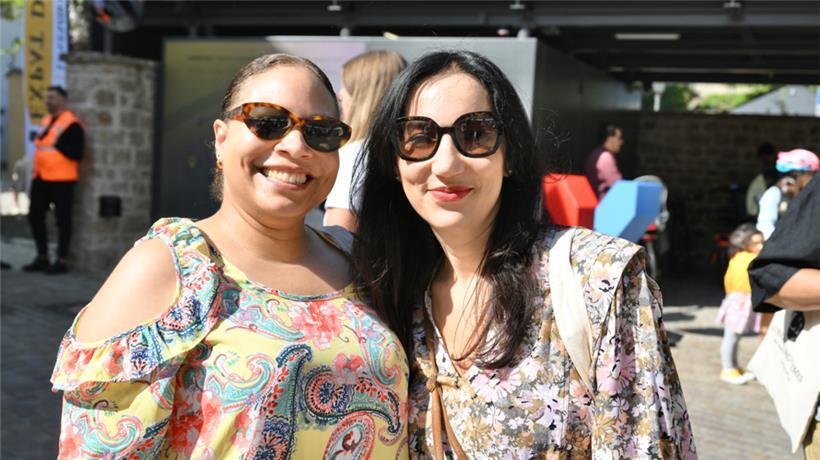 Anwältin Lauren aus den USA und Juristin Iuliana aus Rumänien hoffen auf neue Bekanntschaften – Kollegin Kerry ließ sich nicht für ein Foto hinreißen
