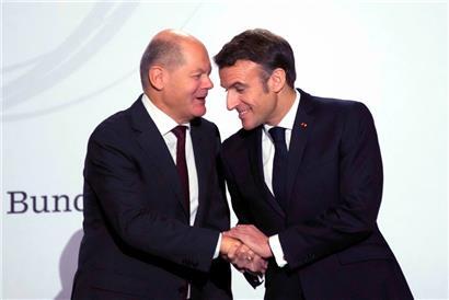 Après l’étalage des différends, la tentative de sursaut: Emmanuel Macron et Olaf Scholz à Paris 
