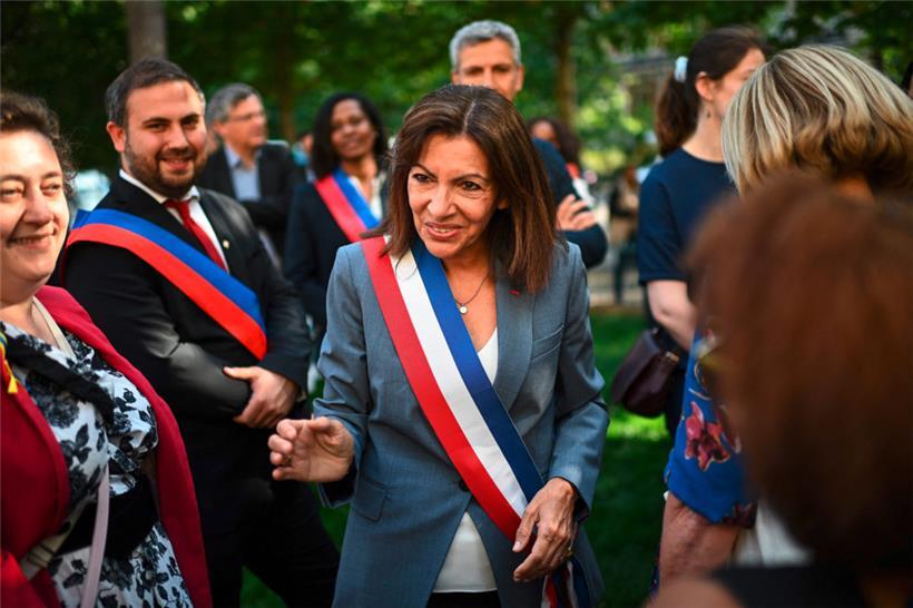 Après un cuisant échec aux présidentielles, Anne Hidalgo est retournée dans ses fonctions de maire de Paris

