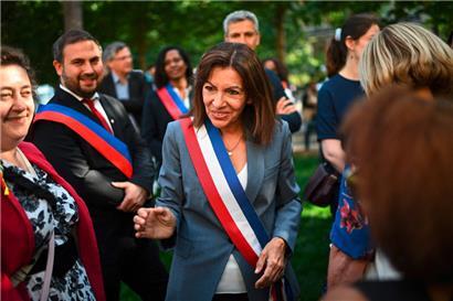 Après un cuisant échec aux présidentielles, Anne Hidalgo est retournée dans ses fonctions de maire de Paris
