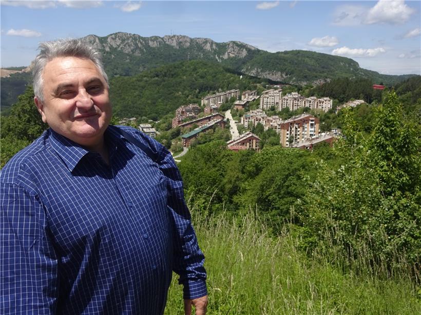 Arbeiter ohne Arbeit hoch über Majdanpek (Serbien): Der Vlache Janko Nikolic (60) bangt um seine Stadt und seine Minderheit
