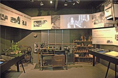 Arbeitsmaschinen aus der früheren „Schungfabrik“
