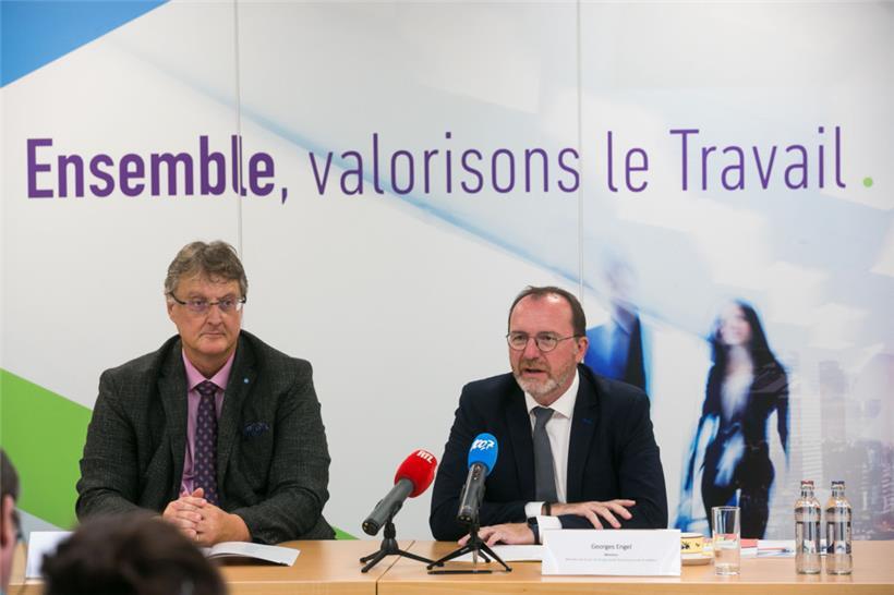 Arbeitsminister Georges Engel (rechts) und der Direktor der ITM, Marco Boly, bei der Vorstellung des jährlichen Berichtes
