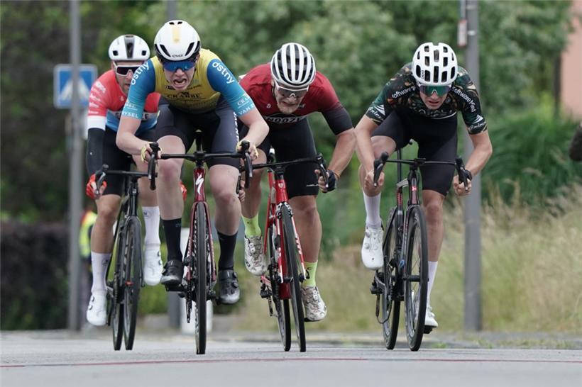 Arnaud Noirhomme setzte sich im Sprint vor Jan Petelin durch
