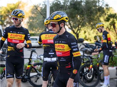 Arno Wallenborn fährt bei der Tour de Luxembourg 2023 erfolgreich als Profi-Radfahrer ins Ziel