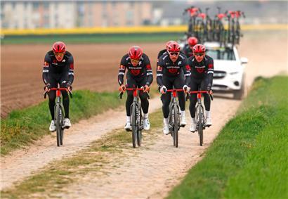 Arthur Kluckers (links) bestreitet am Sonntag sein erstes Paris-Roubaix bei den Profis
