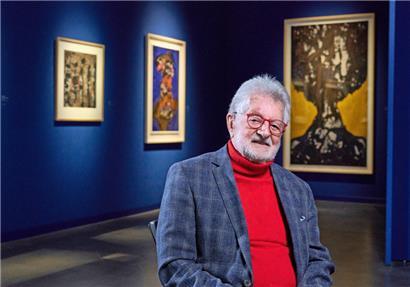 Arthur Unger, dans l’espace d’exposition du „Nationalmusée um Fëschmaart“
