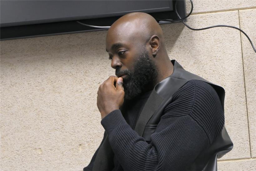 Astrid-Aimé, auteur franco-camerounais, lors de sa présentation à salle complète
