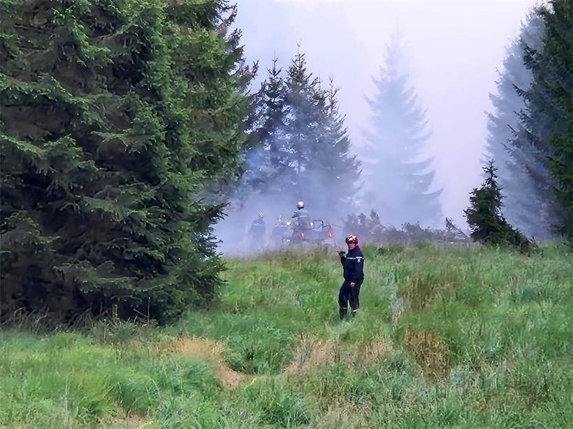 Auch Feuerwehrleute aus Luxemburg waren im Hohen Venn in Ostbelgien im Einsatz
