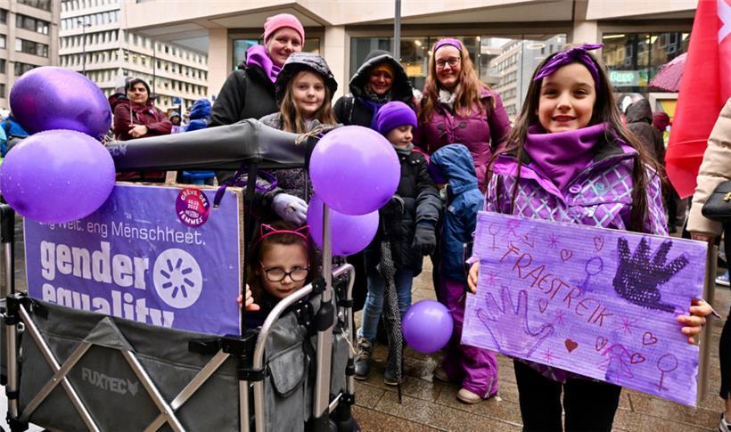Auch Kinder waren bei dem friedlichen Protest dabei