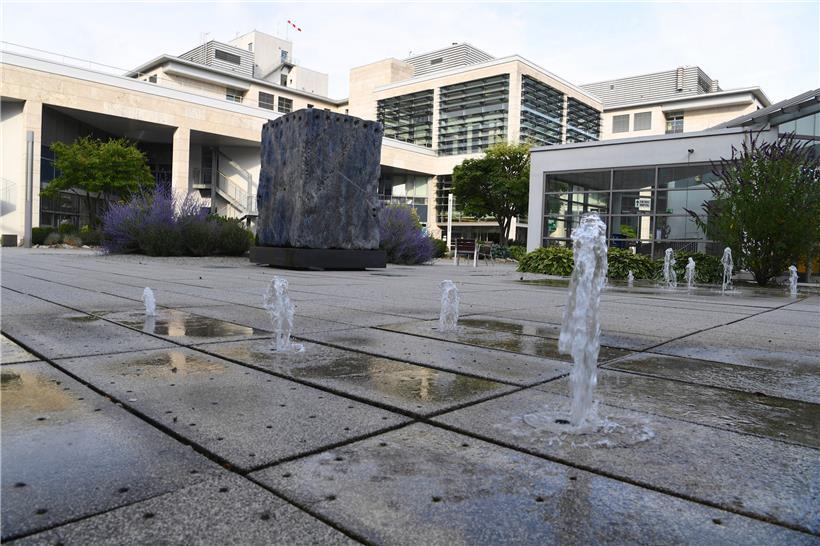 Auch Krankenhäuser wie das auf dem Kirchberg bleiben nicht von Coronaausbrüchen verschont
