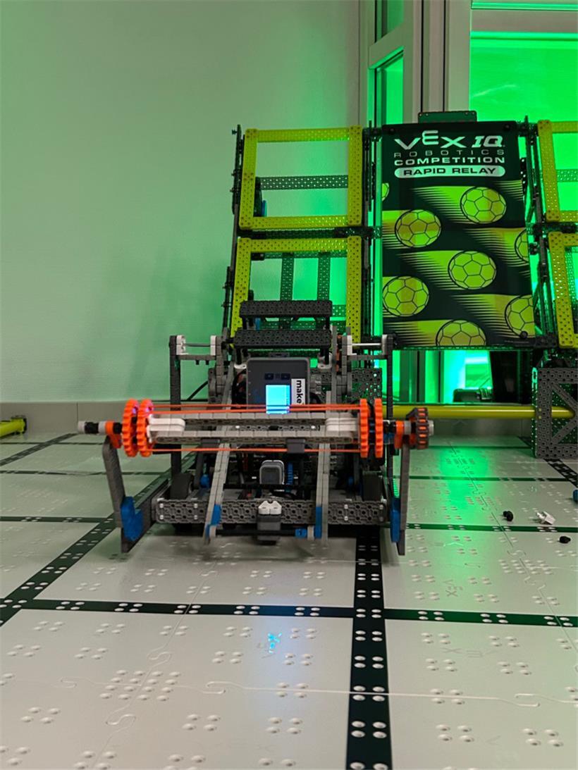 Auch Pässe für Bonuspunkte hat der Roboter drauf