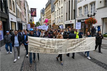 Auch Teil der Zivilgesellschaft: Demonstrierende Bürger im hauptstädtischen Bahnhofsviertel
