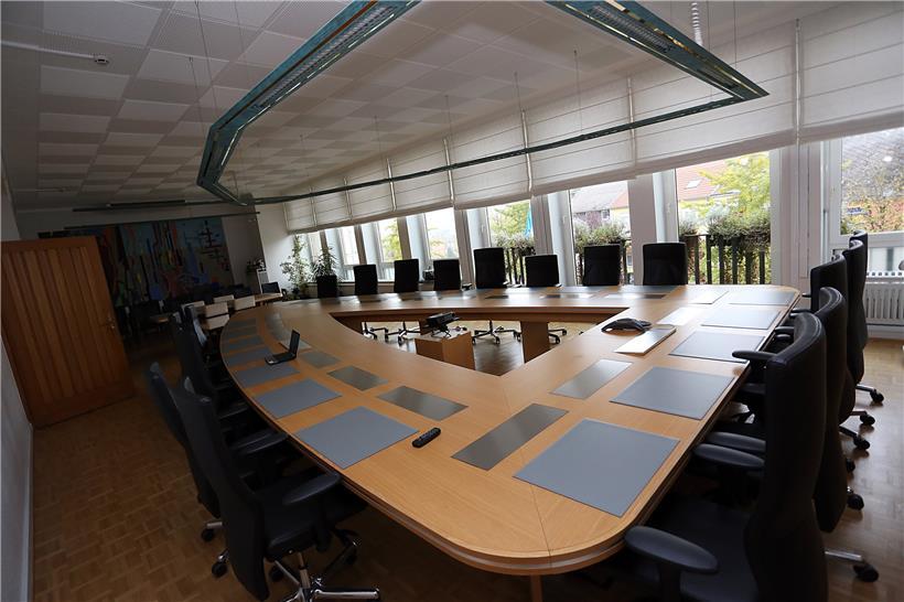 Auch bei der Abstimmung zum Haushalt blieb der Sitzungssaal im Rathaus gestern wieder leer. Aufgrund der Corona-Pandemie findet der Gemeinderat seit dem Frühjahr in der Hall O in Oberkorn statt.
