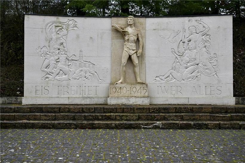 Denkmal für Gefallene von Rümelingen 1951, Teil des historischen "Resistenz-Wee" in der Schweiz