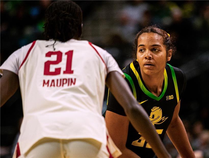 Ehis Etute mit 27 Punkten und 17 Rebounds im Basketballspiel der Oregon Ducks trotz Niederlage