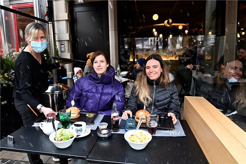 Auch die Gastronomen freuen sich wieder ihre Gäste bedienen zu können