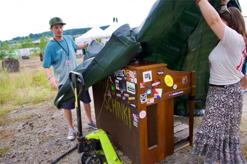 Auch die Orgel von Mambo Schinki brauchte einen Unterschlupf