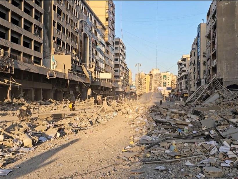 Israelische Luftangriffe auf Beirut, Libanon, Luftkrieg und Konflikt im Nahen Osten, zerstörte Gebäude und Rauchwolken