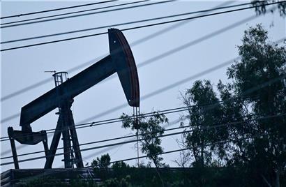 Europäische Wirtschafts- und Verbraucherszene zeigt anhaltende Abhängigkeit von fossilen Brennstoffen nach Energiekrise 2022