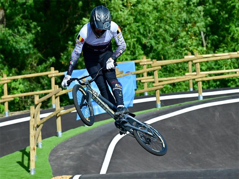 Hoch hinaus auf der neuen BMX-Piste in Cessingen