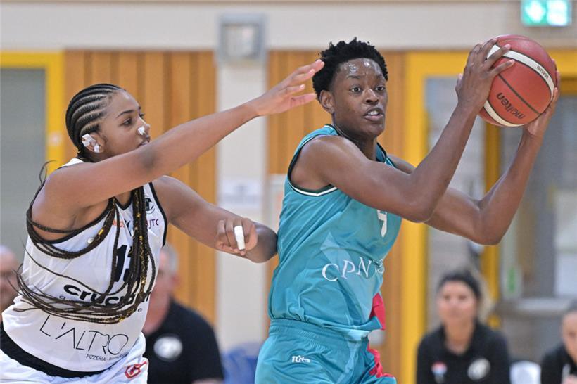 Auch im zweiten Duell binnen gerade einmal einer Woche behaupteten sich Alexus Johnson (in Grün) und der Gréngewald Hostert gegen Düdelingen
