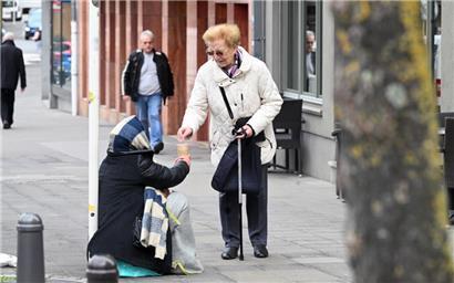 Auch in Zukunft soll es Menschen in Luxemburg-Stadt, aber auch in anderen Gemeinden weiterhin gestattet sein, Vorbeigehende um Kleingeld zu bitten
