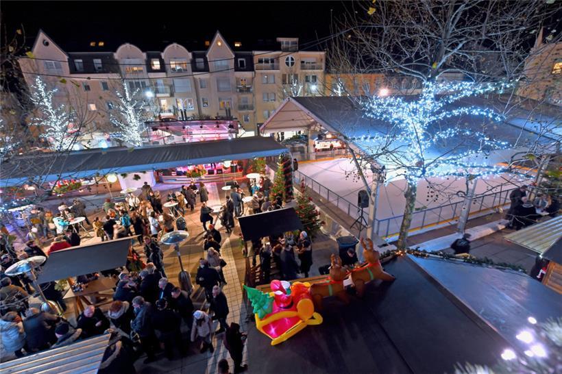Auch in diesem Jahr können die Besucher auf dem Differdinger Weihnachtsmarkt Schlittschuh laufen
