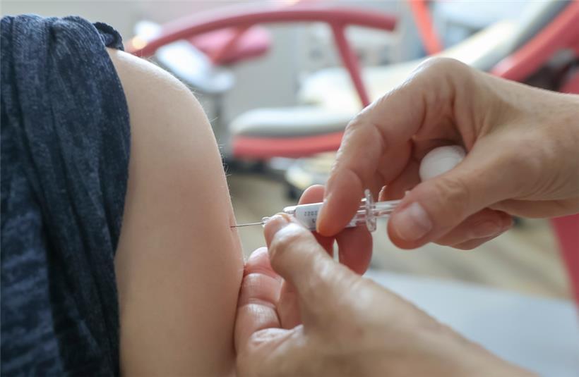 Auch in diesem Jahr sollte man sich wieder gegen die Grippe impfen lassen
