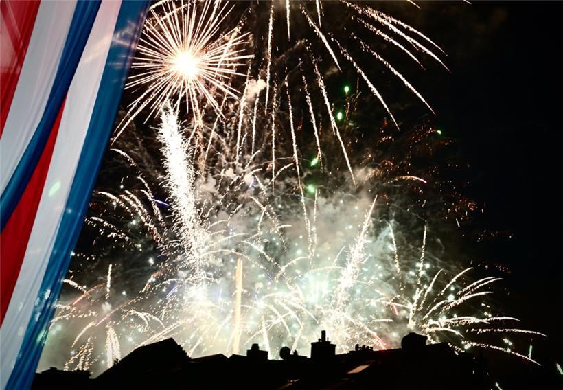 Auch in diesem Jahr steht das spektakuläre Feuerwerk am Vorabend von Nationalfeiertag auf dem Programm
