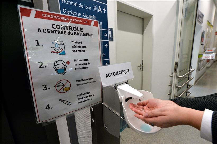 Auch wenn die Zahlen sinken: Die Hygieneregeln gelten noch immer
