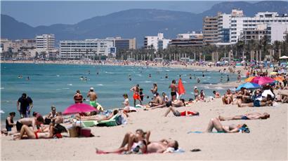 Auf Mallorca füllen sich die Strände wieder

