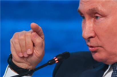 „Auf bewaffnetem Weg, wir haben das bewusst getan“: Wladimir Putin am Mittwoch in Wladiwostok
