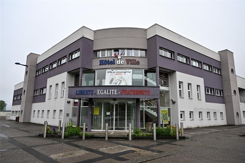 Auf das Rathaus gab es 2023 einen Brandanschlag