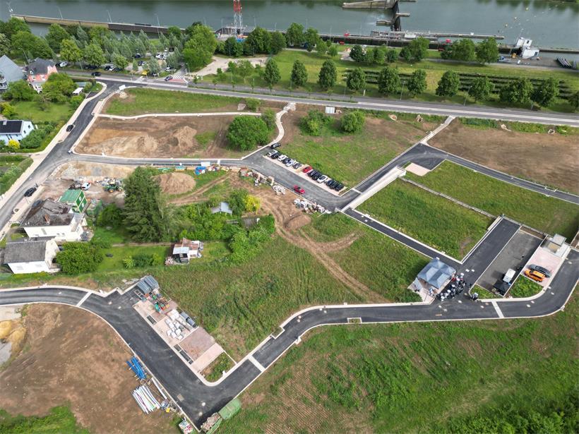 Wohnprojekt mit über 90 modernen Wohneinheiten für 300 Menschen auf 3,7 Hektar nahe Moselschleuse
