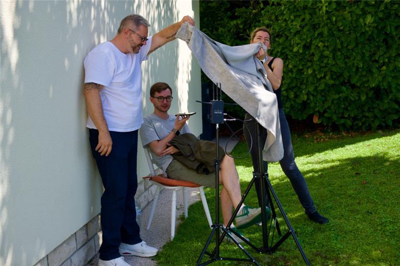 Auf dem Set: Filmemacher Joé Freilinger (M.)
