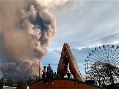 Auf den Philippinen könnte ein gefährlicher Vulkan Hunderttausende Menschen in die Flucht treiben. 
