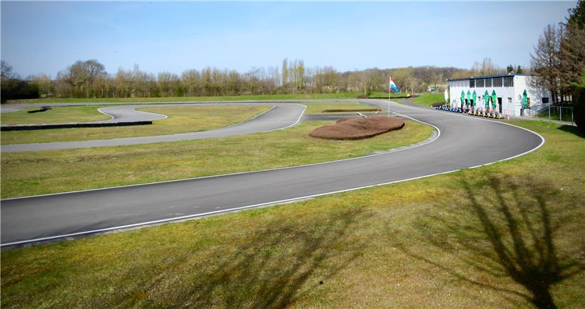 Auf der 867 Meter langen Strecke erreichen die Leihkarts des ACL eine Durchschnittsgeschwindigkeit von 65 km/h
