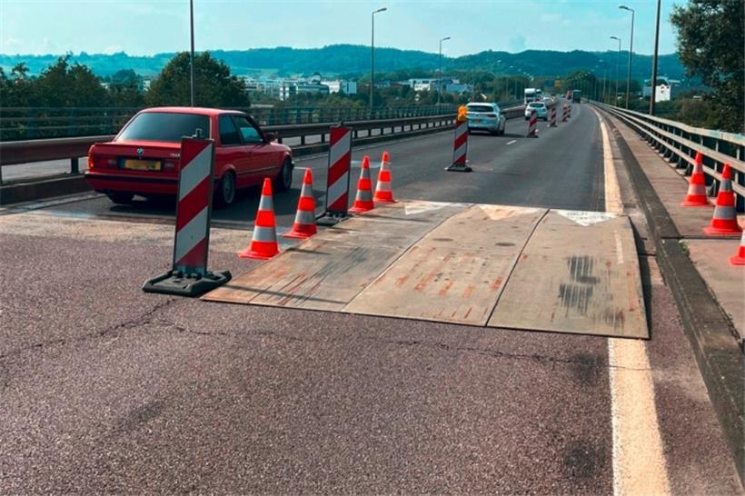 Auf der Brücke am Viadukt Münsbach gilt derzeit die Höchstgeschwindigkeit 50 km/h in beide Richtungen

