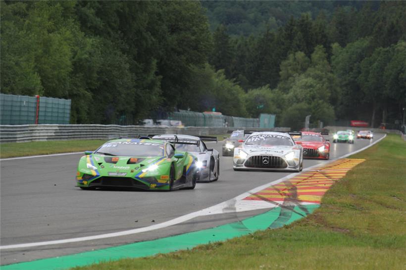 Auf der Kemmel-Geraden kam es beim Rahmenrennen im Regen zum tödlichen Unfall