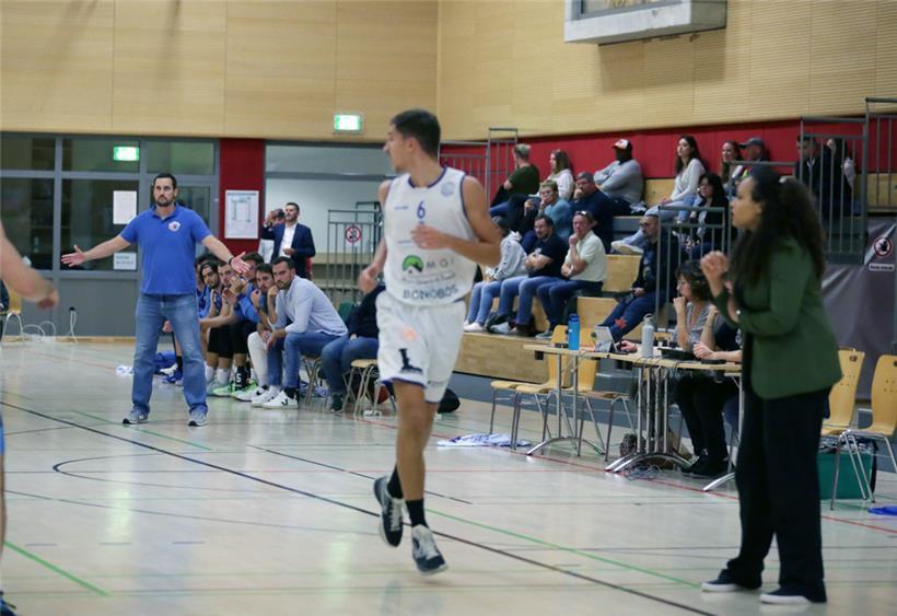 Auf der Trainerbank wurde es ab dem zweiten Viertel lauter
