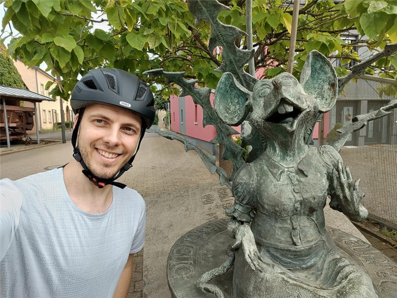 Auf der Vëlosummer-Route „Mam Jangeli bei d’Kätti“ begegnet man der lokalen Berühmtheit „Maus Kätti“
