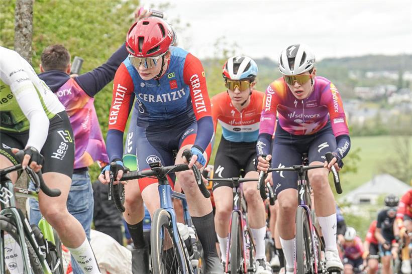 Auf dieses Duell blickt man bei den Damen: Nina Berton gegen das SD-Worx-ProTime-Duo Christine Majerus und Marie Schreiber
