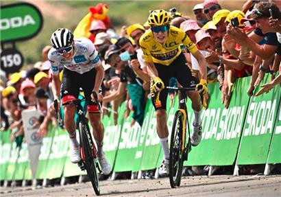 Auf dieses Duell schaut die Radsport-Welt im Juli: Tadej Pogacar (links) gegen Jonas Vingegaard
