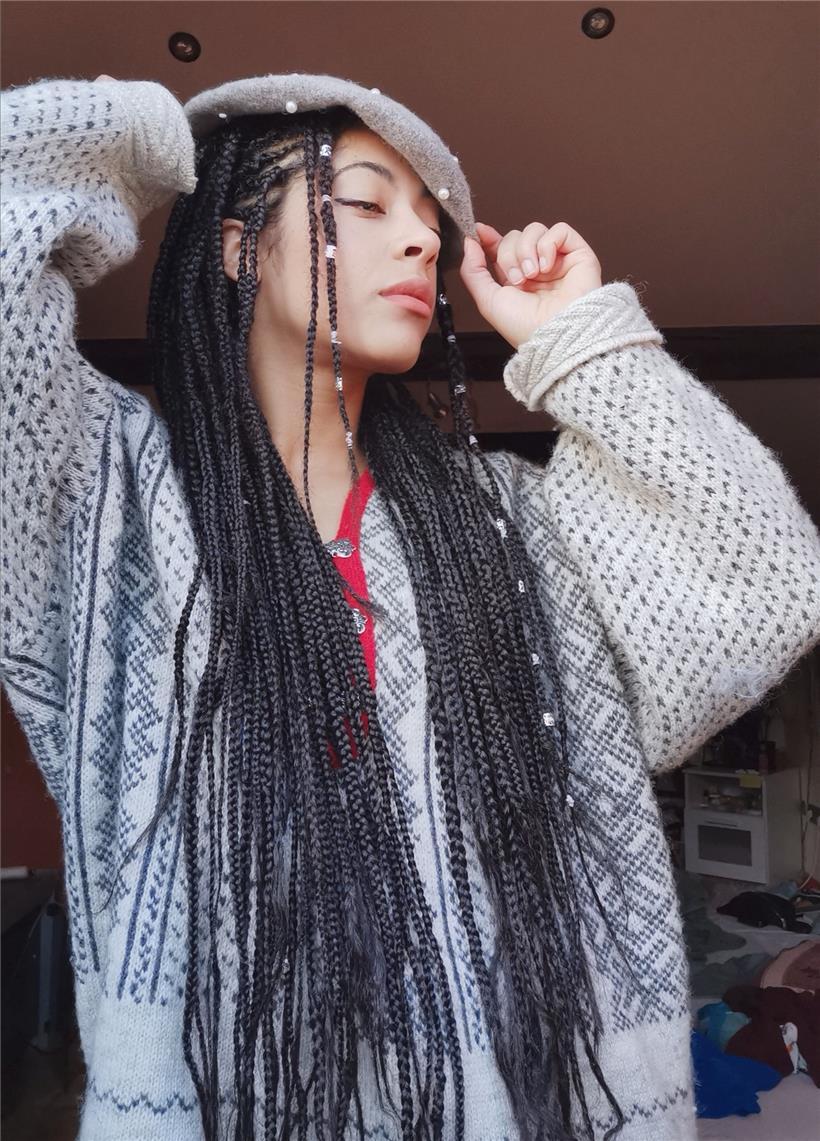 Auf ihrem Instagram-Account zeigt Lucy Tutorials zu verschiedenen Haarstyles und informiert über den Umgang mit schwarzem Haar
