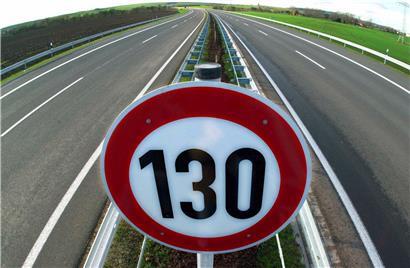 Auf rund 70 Prozent der deutschen Autobahnen besteht derzeit keine Geschwindigkeitsbegrenzung
