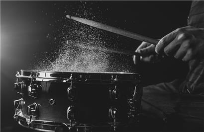 Aufgrund von Flugproblemen hat das Bill Frisell Trio sein Konzert am Freitagabend in Echternach abgesagt
