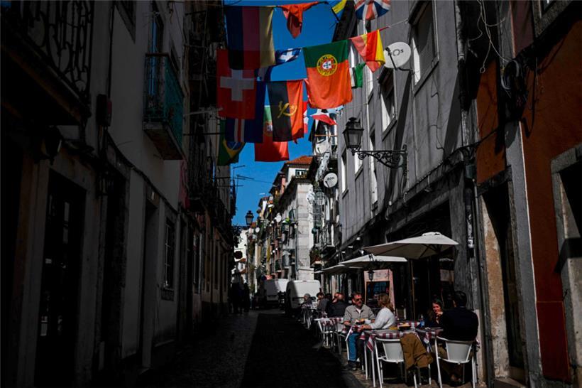 Aufnahme aus der Altstadt von Lissabon: Ferienappartements entziehen dem Markt Wohnraum
