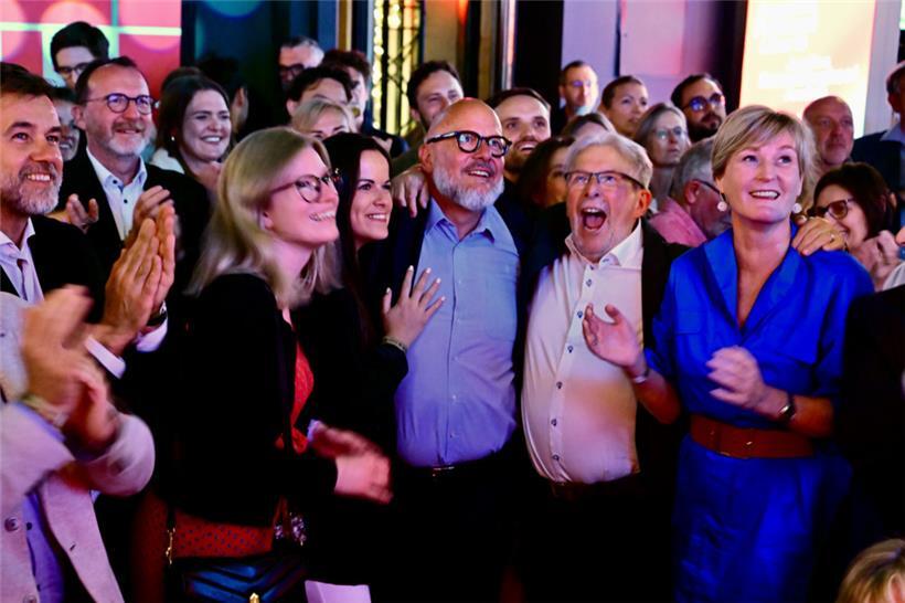 Aufschrei der Erleichterung: Die LSAP-Kandidaten feiern das Ergebnis der Europawahl
